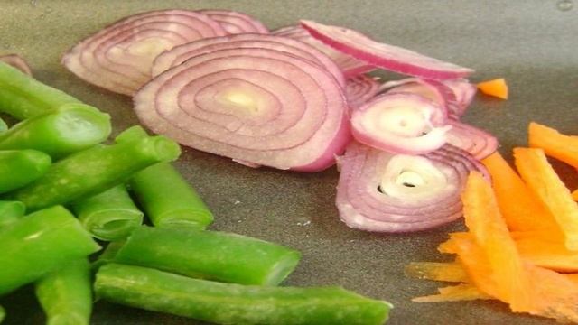 Говядина, тушеная с зеленой фасолью