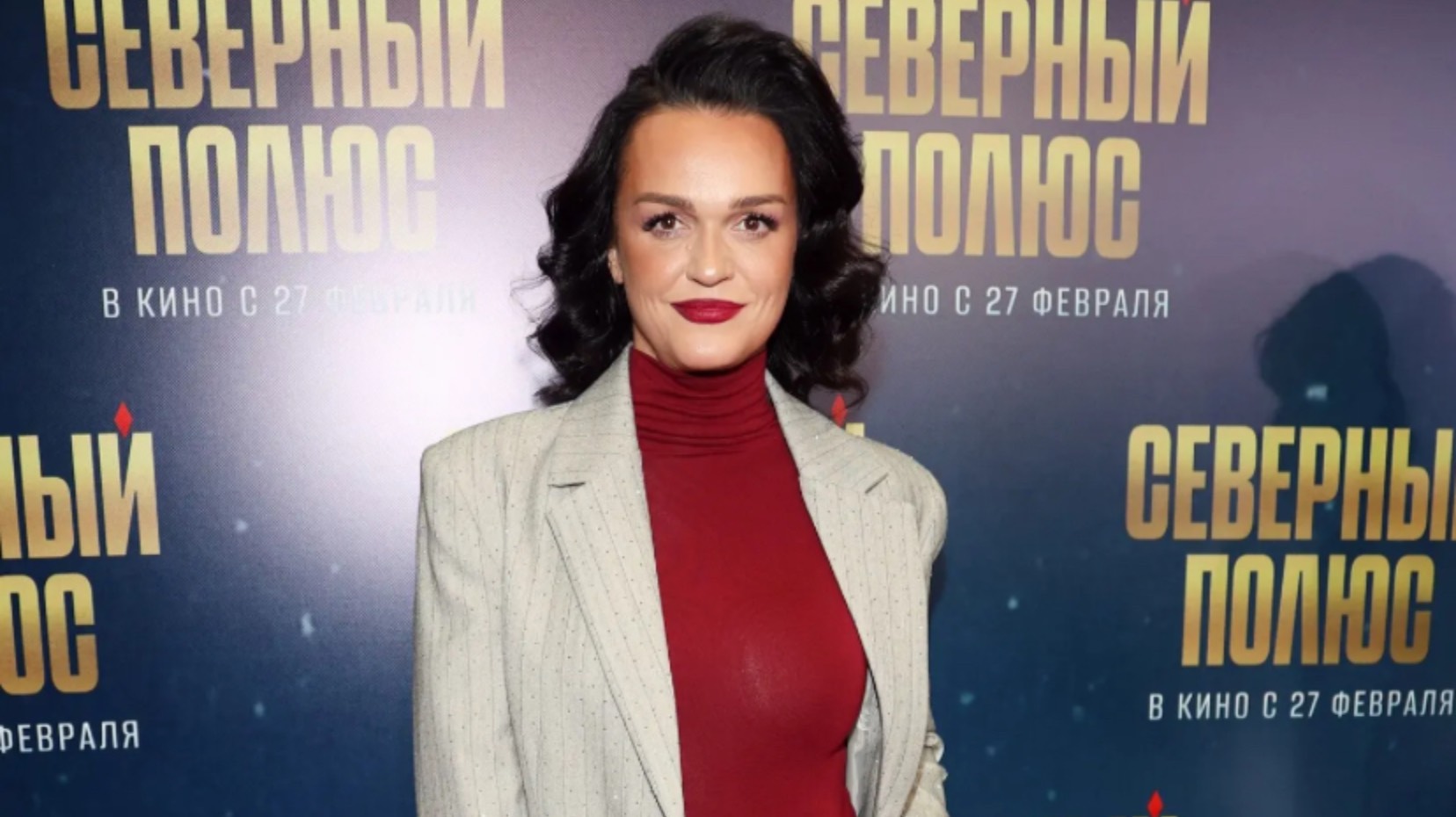 «Можно поздравить»: 45-летняя певица Слава намекнула на помолвку.