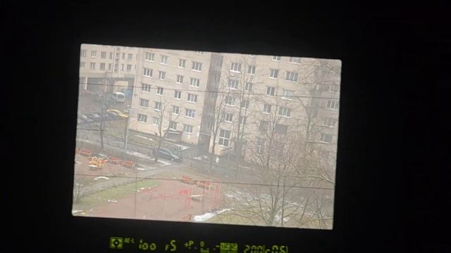 Не хочется выпускать из рук!!!Топ-Кроп-Зеркалка из 2007го