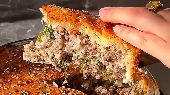 Хрустящий ленивый ПИРОГ...🥧🥩😋    Рецепт в описании ✍️
