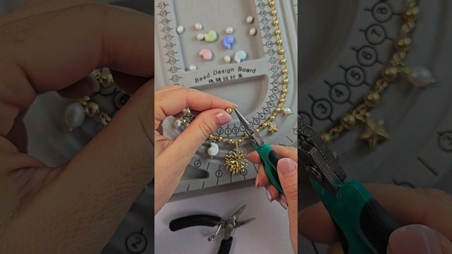 ⛱️ Давайте вместе соберем #летнееукрашение колье с подвесками «Морские мечты»