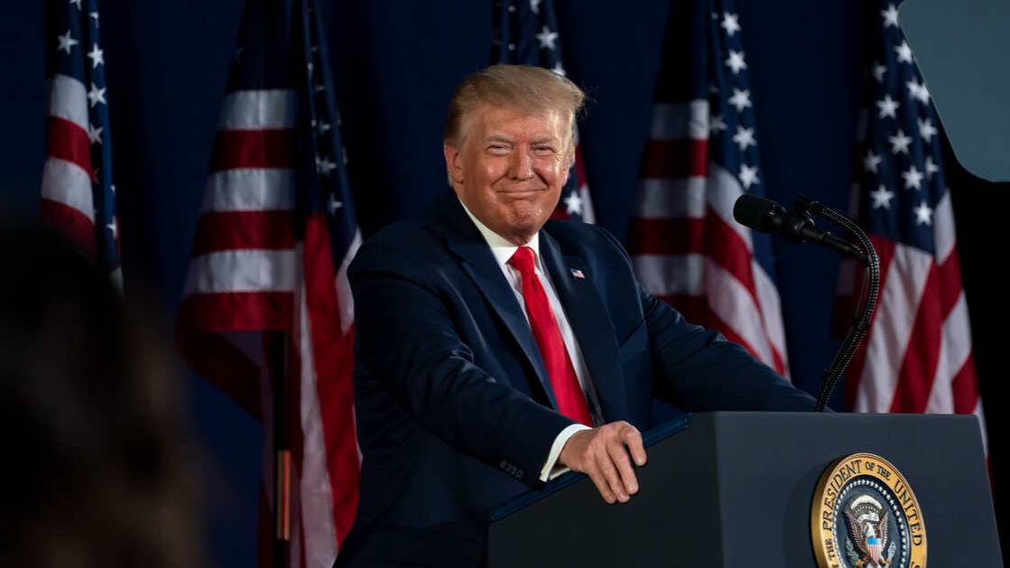 Трамп: все высказывания Зеленского создают проблемы Украине