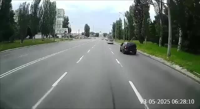 Велосипедист думал, что это так не работает...но это так работает...