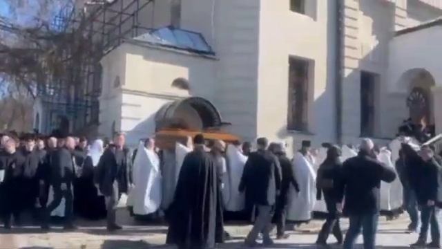 Похороны схиархимандрита Илия (Ноздрина). Оптина пуст?