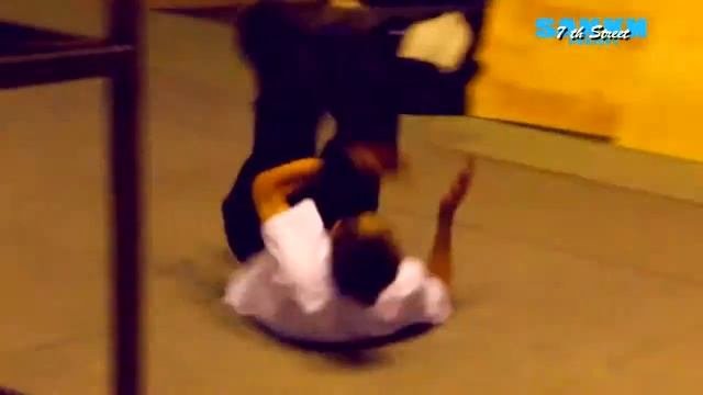 Видеоотчет Sunki 7th Street (EKB Freerun Family) 2011 Magnitogorsk