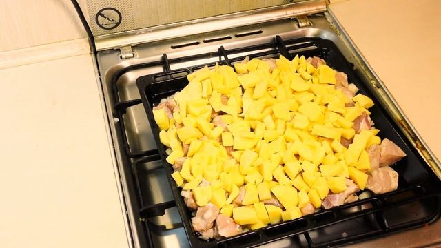 Мясо с картошкой в духовке