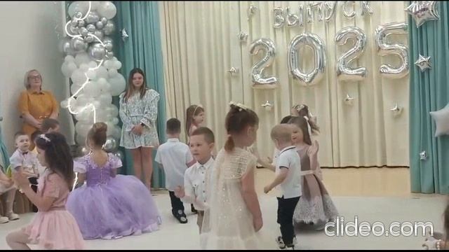 Выпускной утренник в подготовительной группе №7