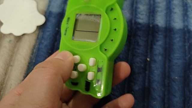 играем в веселую игрушку для детей