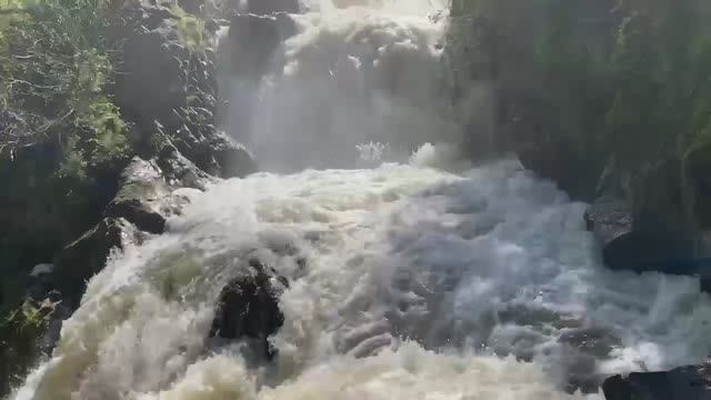 Каскад водопадов Третья речка на Телецком озере — тур с АлтайТурМаркет
