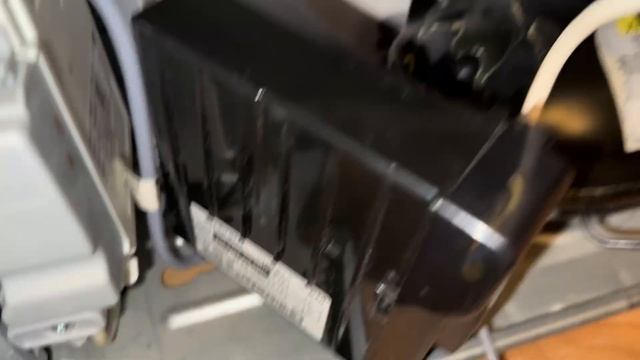 Bosch KGE39DL40 - утечка + неисправный BLDC компрессор .