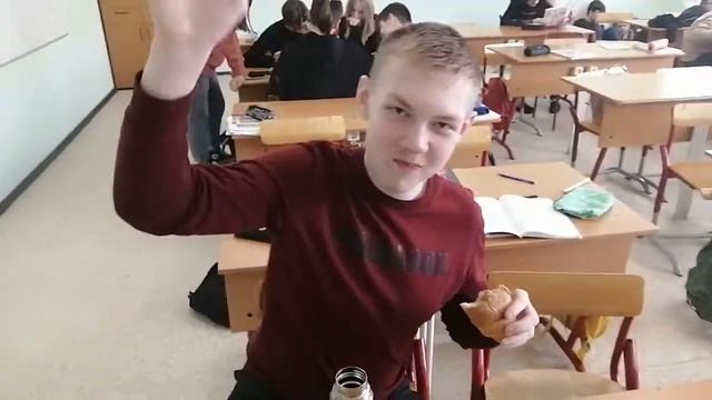 Анонимус Рикардо Хмельникос ест тульский круассан и п