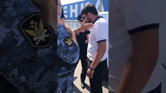 Красавчик с Атланта поставил на место тупую приставшу
