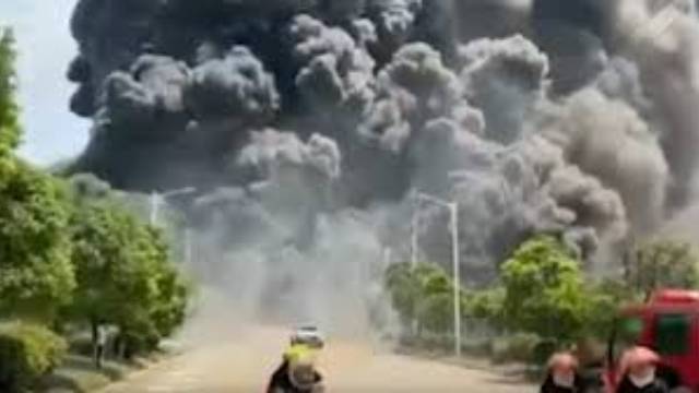 На химзаводе на востоке Китая ЧП