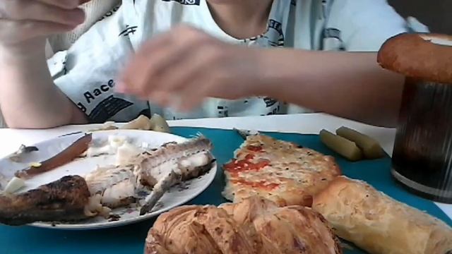 МУКБАНГ минтай, салака, пицца, слойки