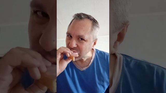 МУКБАНГ. КУШАЮ БУТЕРБРОДЫ С ВЕТЧИНОЙ И ПЬЮ ЧАЙ
