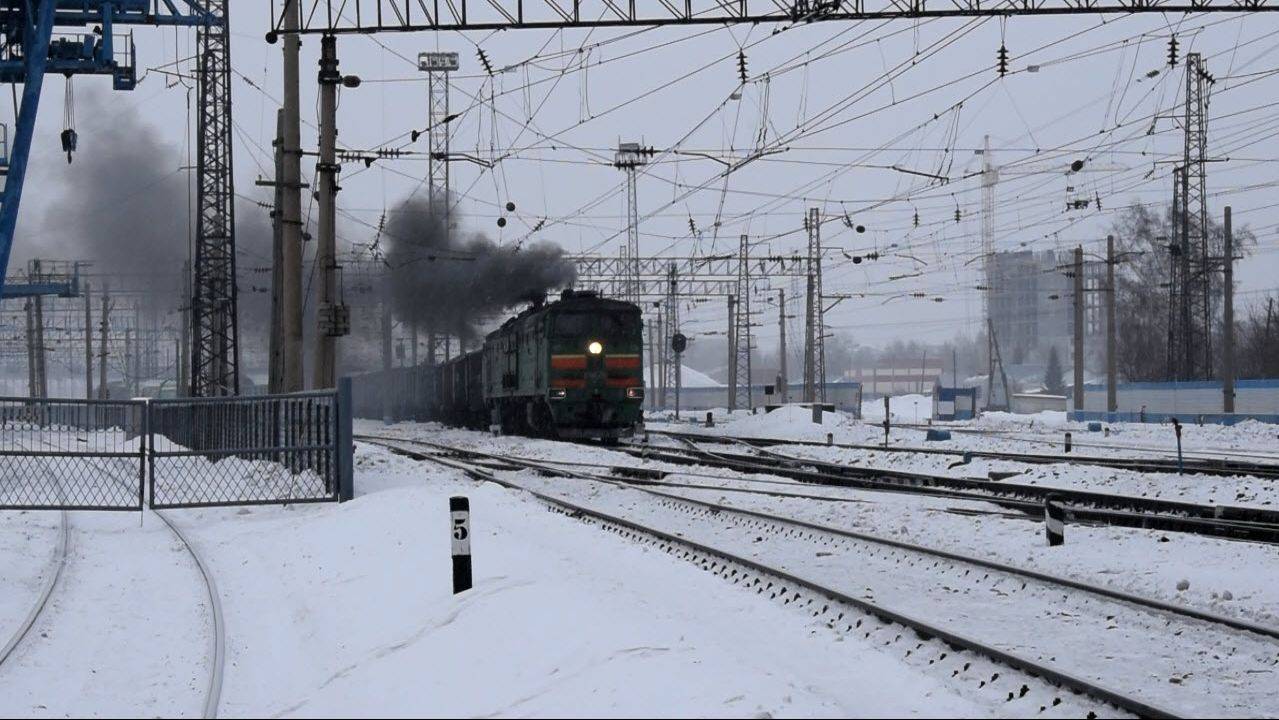 Тепловоз 2ТЭ10М-3390. Тяжкий старт зелёного МК с "медведями".
