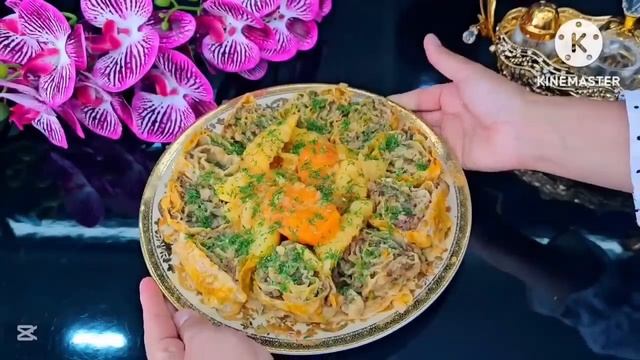 БЕРУ ОБЫЧНЫЙ ФАРШ И ЛАВАШ,аПОЛУЧАЕТСЯ ТАКАЯ ВКУСНЯТИН