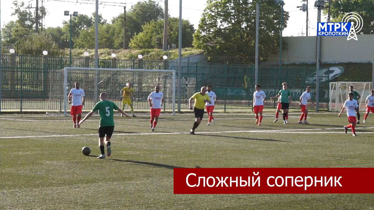 Футбольная сборная Кавказского района провела встречу с соперниками из Курганинского района.