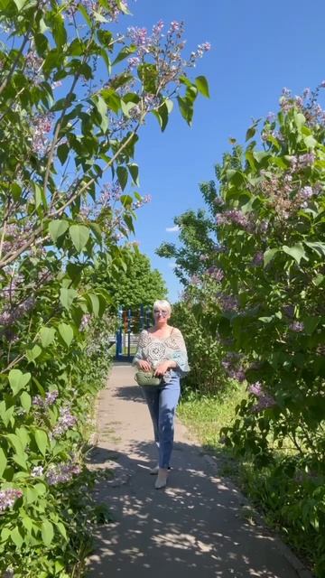 Пончо из мотивов