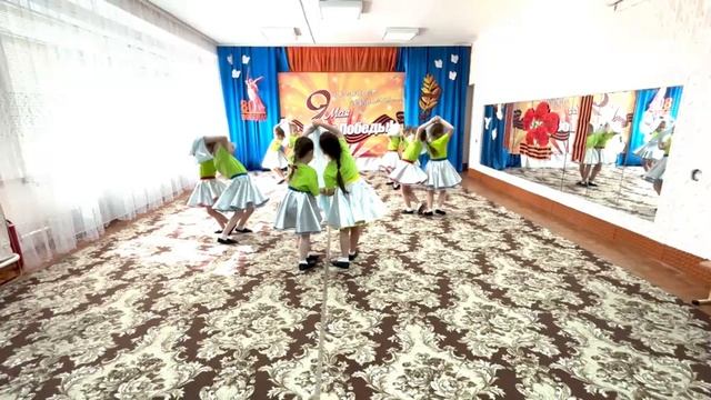 21782_28 „Танцевальная композиция «Мир вам люди»“ Коллектив «Горошины»