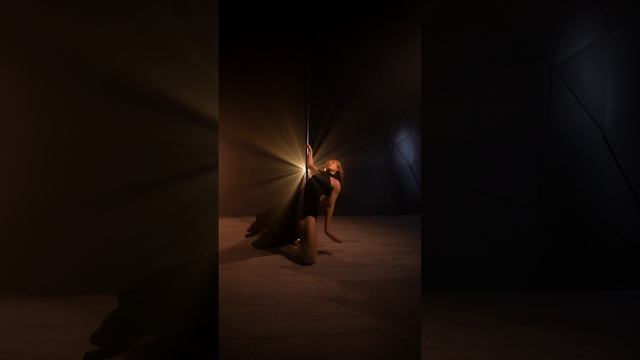 CHRISTINA SIBERIAN- Spanish guitar (танец с пилоном)
