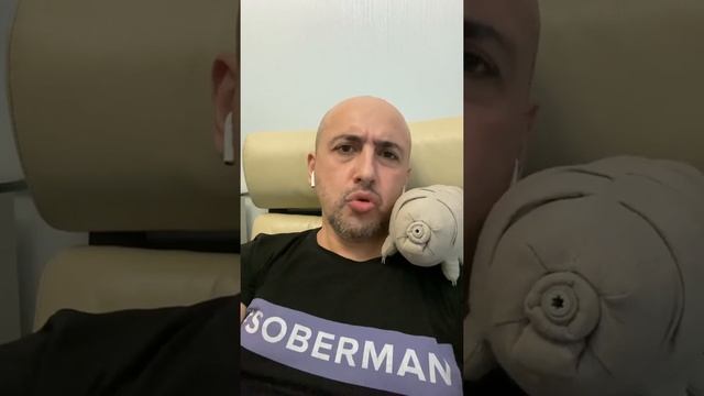 «Ты вообще не будешь пить? Вообще-вообще-вообще?»