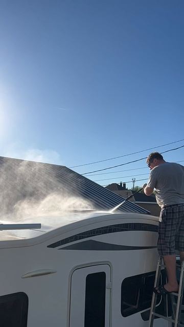 Водные процедуры перед поездкой #бажучкинаавтодоме #vanlife
