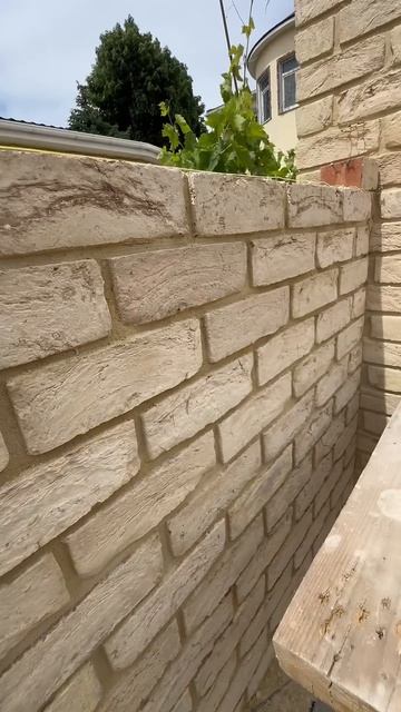 На стройплощадке Кладка забора #shorts #стройка #baustelle #дом #russlanddeutsche #забор