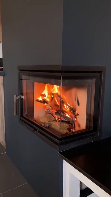 🔥 «Жаркая мощь: металлическая печь, которая согреет сердце!» 🔥  
#МеталлическаяПечь #ТеплоВДоме