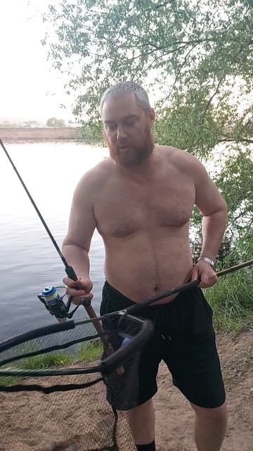 Поймал сопу на фидер. Клюёт только на мотыля. #рыбалка #рыбалканафидер