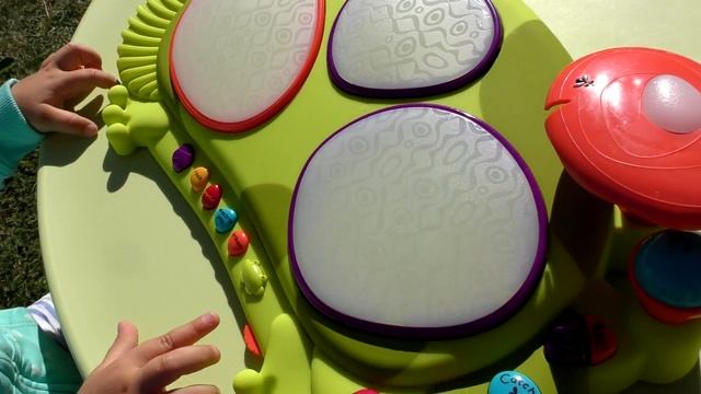 Диана и Рома Диана ИГРАЕТ НА БАРАБАНАХ Кваквафоне Battat  Новые Игрушки Баттат