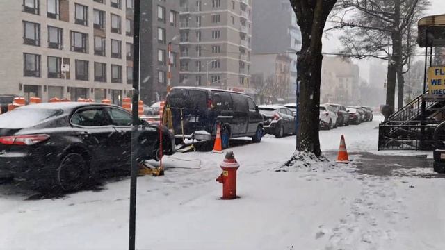 Впервые увидел снегопад в Нью-Йорке накануне Рождеств