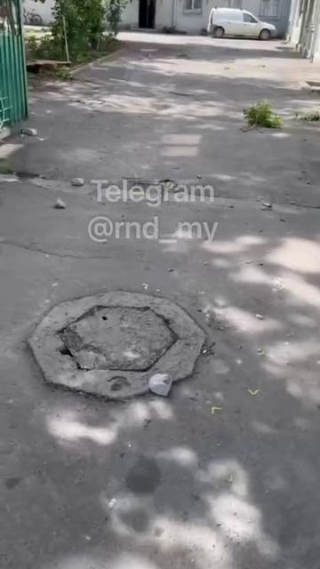 КИРПИЧИ НА ГОЛОВУ: в Лермонтовском переулке в Таганроге с 26 дома на прохожих падают кирпичи.