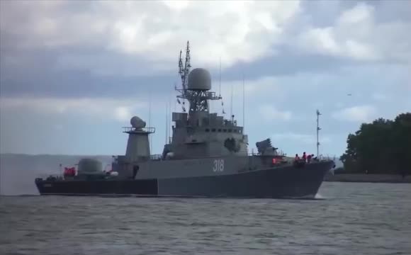 На фоне напряженности в Балтийском море Балтфлот ВМФ РФ начал учения, в которых участвуют более 2...