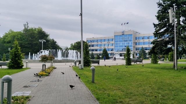 Аллея звёзд и аллея фонтанов в Анапе. Идёт дождь, народу мало 27 мая. #анапасегодня