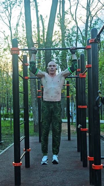 Немного зажигательного турника #nogymworkout #челленджы #calisthenics #shorts
