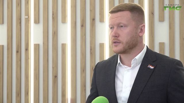 Депутат Самарского района Максим Максимов встретился со студентами