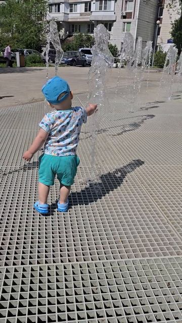 Динамический пешеходный фонтан в Новокосино