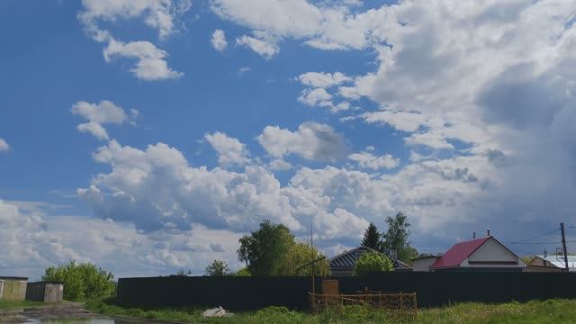 Весна в деревне, деревенская прогулка, природа, счастливая и уютная жизнь в деревне