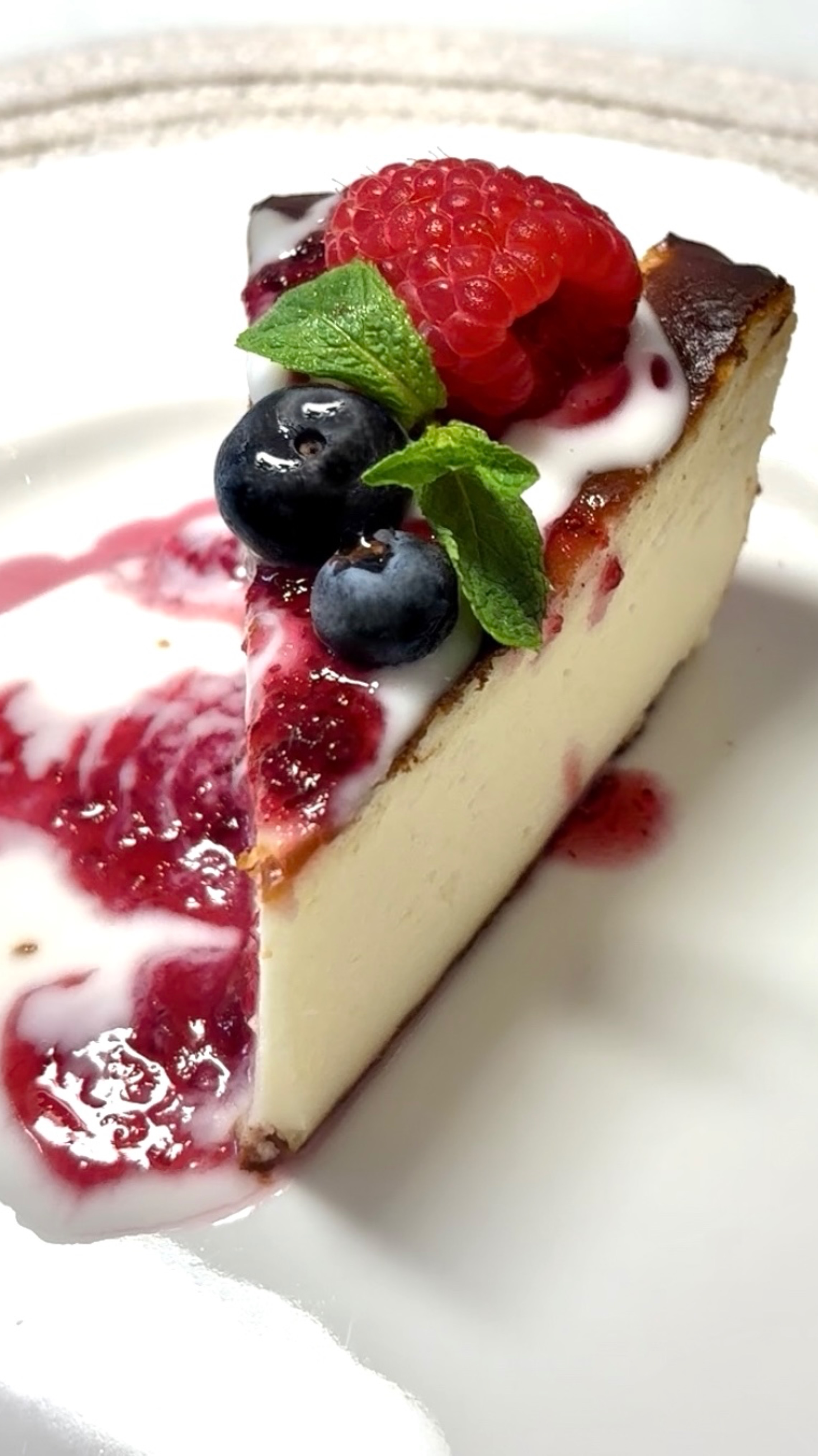 Чизкейк «Сан-Себастьян» (баскский чизкейк) 🍰 🍓🫐