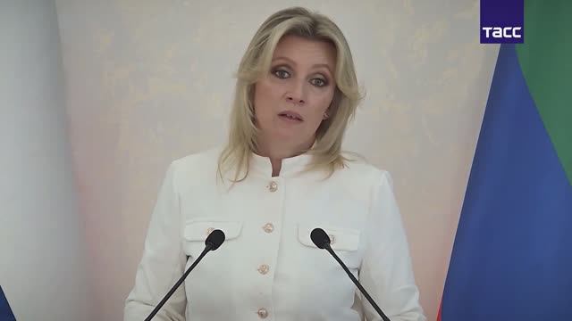 Захарова назвала лицемерными обвинения Варшавы в демонтаже барельефов под Тверью