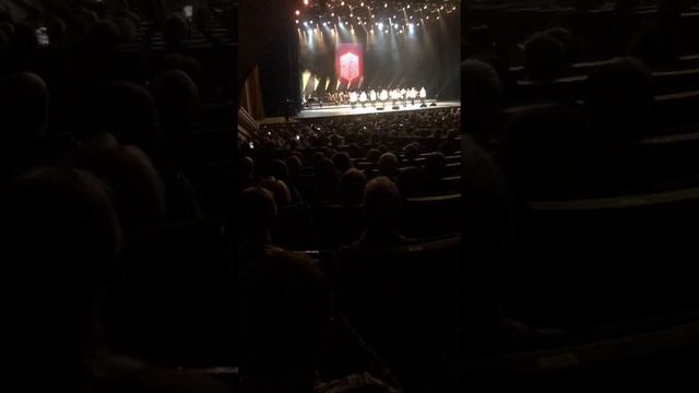 1000261472.mp4 Хор Сретенского монастыря-,,Песня о тревожной молодости"