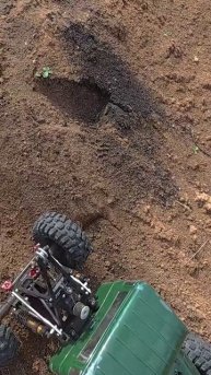 HUANGBO r1001 beluga и AXIAL scx10 II custom покорение горы