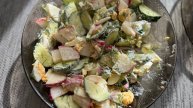 Салат из редиса и огурца с яйцом