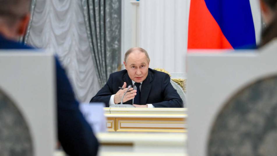 Путин: некоторые западные компании ушли из России, подставив партнеров