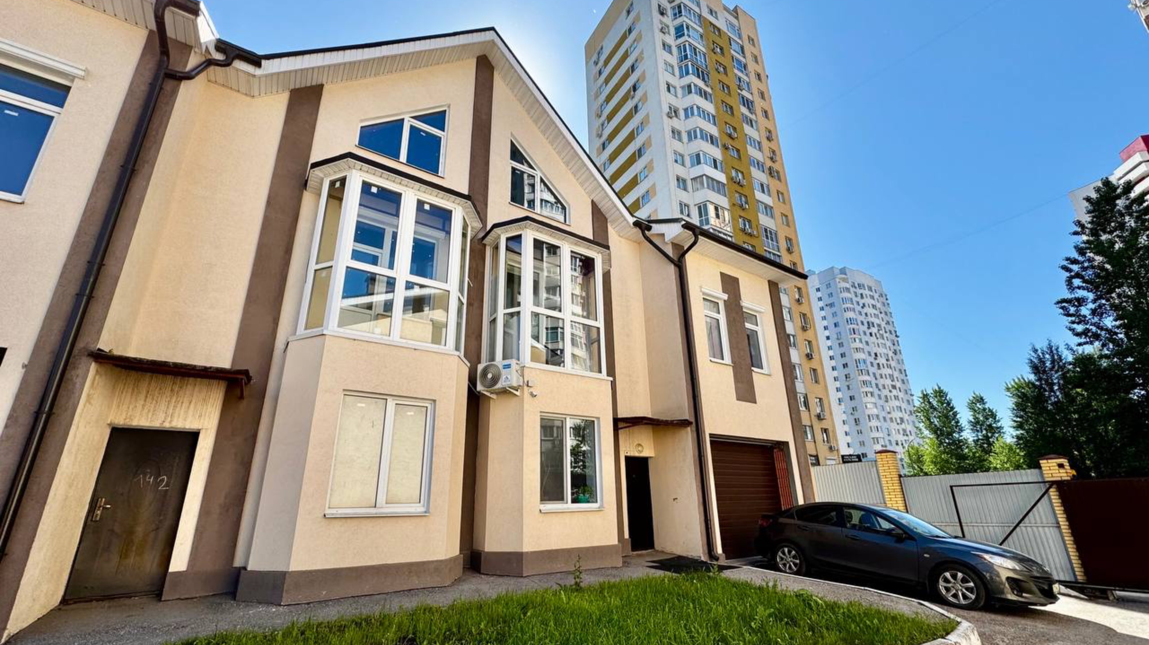 Таунхаус 255м2 на 7 просеке