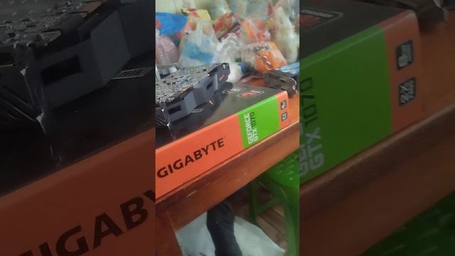 Купил видяху gtx 1070 от gigabyte,  ура. Показываю новую и стар?