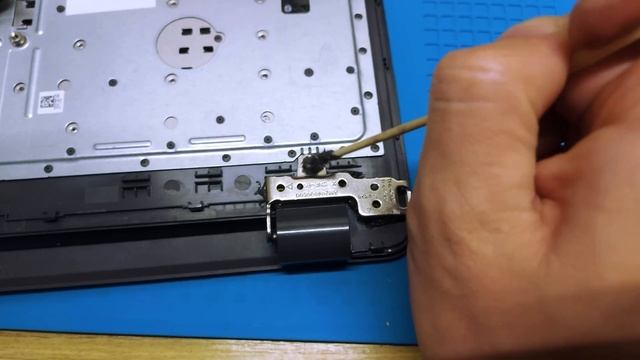 Спасаем ноут! Чиним петли, ставим SSD, устанавливаем Window