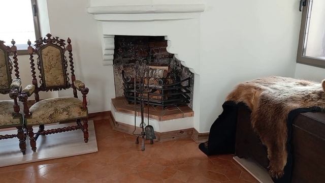 Беларусь. Мирский замок. Продолжение. Жилые помещенияи и подсобные.
