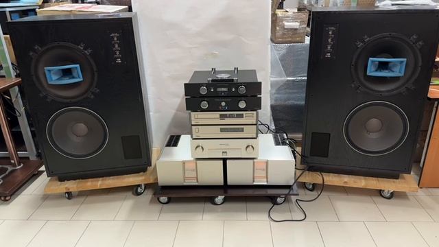 Акустика JBL urei 813A - студийный монитор